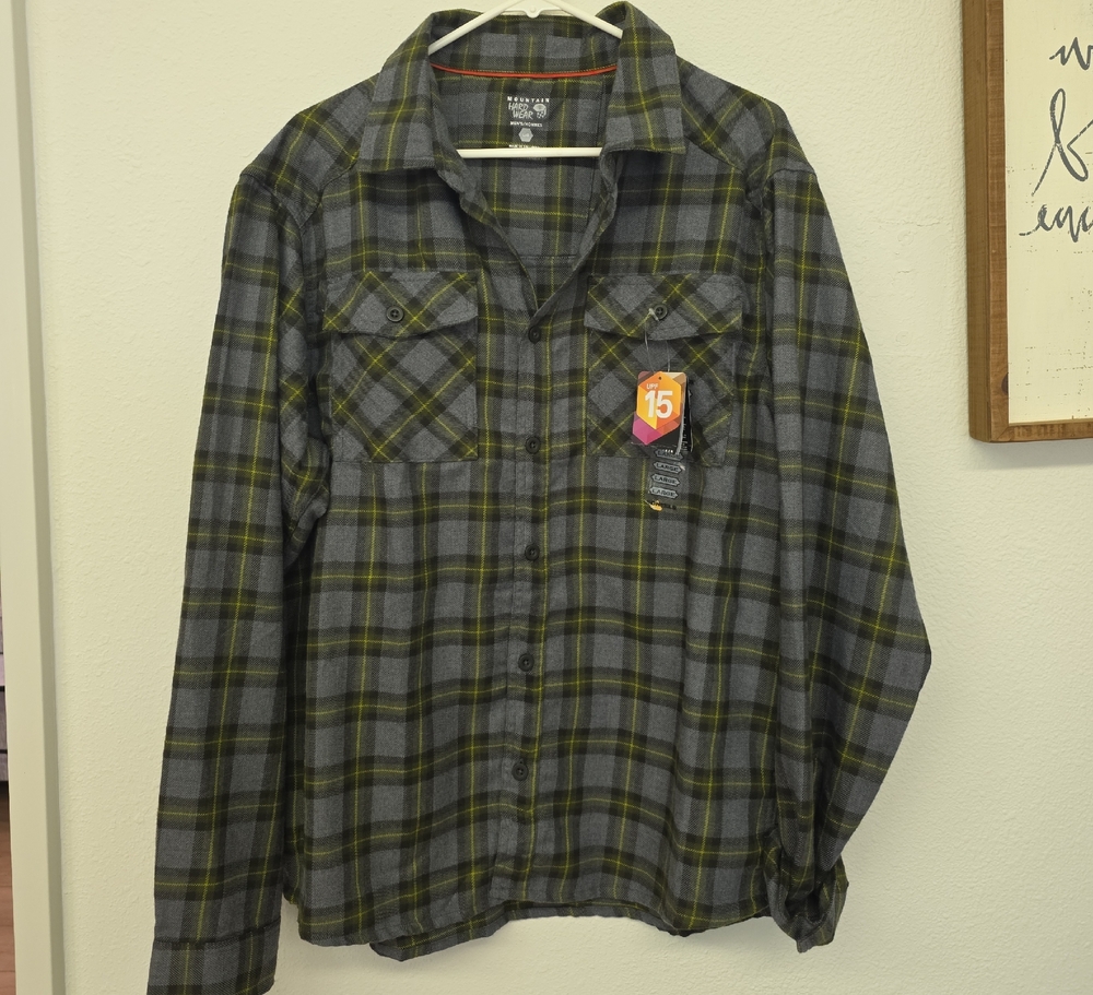 Mountain Hardwear Trekkin Mens Flannel Plaid Black and Yellow Button Long Sleeve